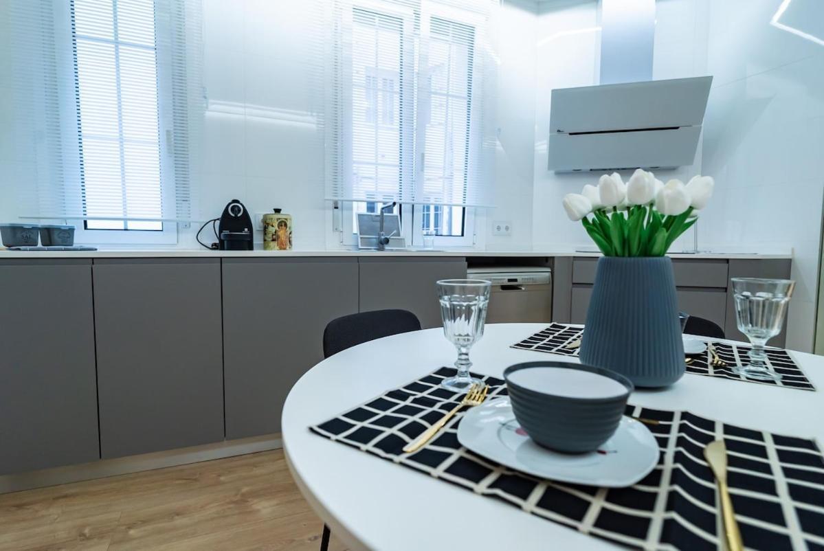 Lujoso Y Amplio Apartamento Con Parking Incluido León Buitenkant foto